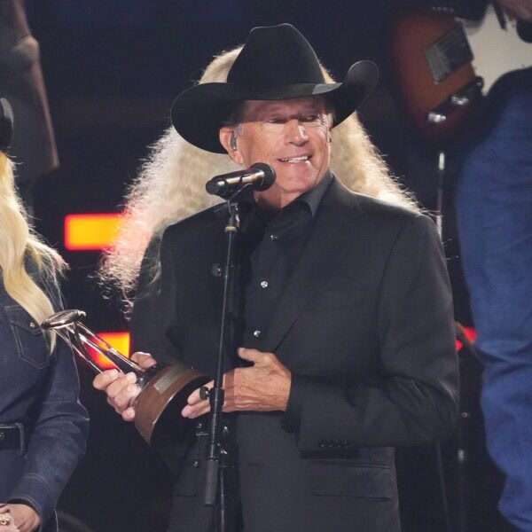 George Strait Award 1080x1080 George Strait Award 1080x1080